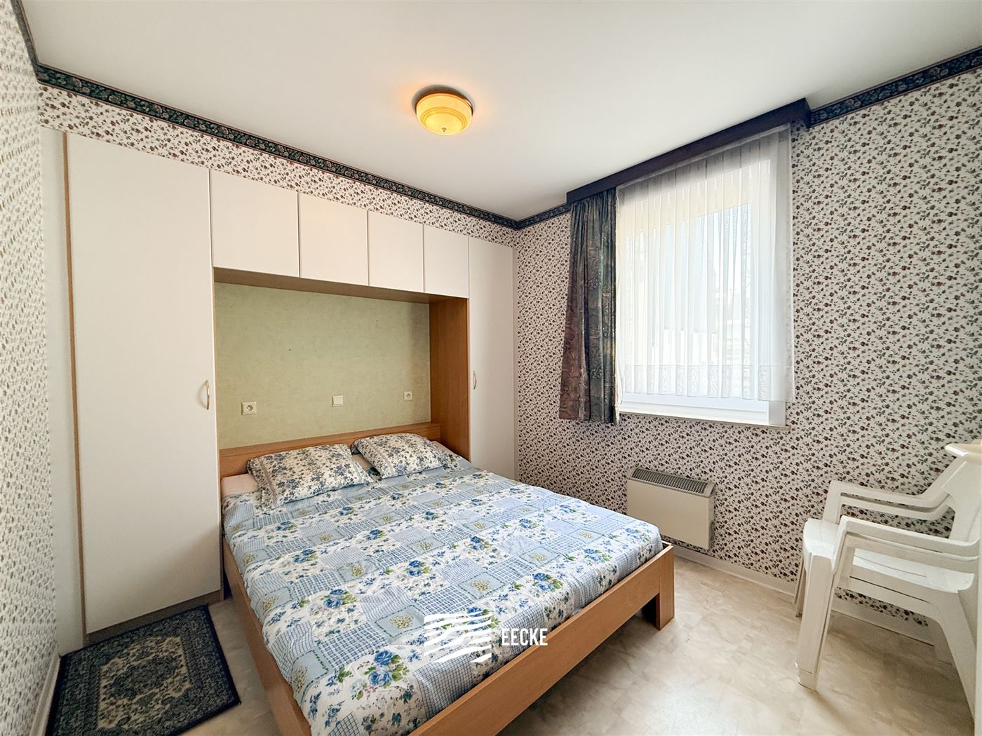 Panorama D1 F0202 - Zonnig appartement met twee slaapkamers - Gelegen op de tweede verdieping, uitgevend op de Elisalaan - Inkomhal met gastentoilet -...