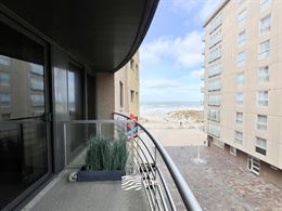 Res. Mary Luz 0302 - Instapklaar ruim appartement met twee slaapkamers en slaaphoek - Zijdelings zeezicht van op de derde verdieping - Inkom met toile...