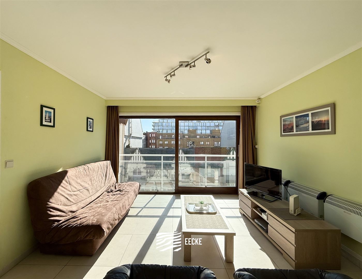 Rers. Mermaid I 0402 - Zonnig appartement met slaapkamer - Centraal gelegen in de winkelstraat op de vierde verdieping - Inkom - Apart toilet - Badkam...