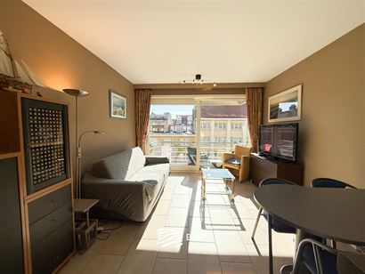 Res. Casino D1 0305 - Appartement ensoleillé avec chambre et coin nuit - Situation centrale dans la rue commerçante, au troisième étage - Hall d'e...