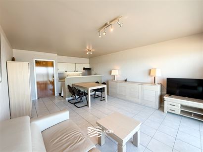 Seaflower 0702 - Studio spacieux avec coin nuit séparé et vue frontale sur la mer - Situé au septième étage - Hall d'entrée avec vestiaire - Sal...