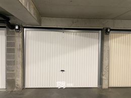 TE HUUR OP JAARBASIS  - Ruim gemeubeld of ongemeubeld appartement - gelegen tussen Nieuwpoort Bad en Nieuwpoort Stad - woonkamer met  ingerichte keuke...