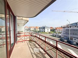 Panorama D1 F0202 - Zonnig appartement met twee slaapkamers - Gelegen op de tweede verdieping, uitgevend op de Elisalaan - Inkomhal met gastentoilet -...