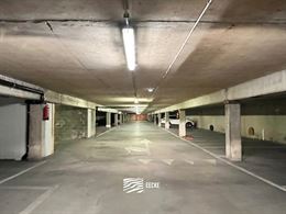 Parking couvert dans la résidence Santhooft
Situé au niveau -2 - Pleine propriété
Entrée sur la rue Hainault
...