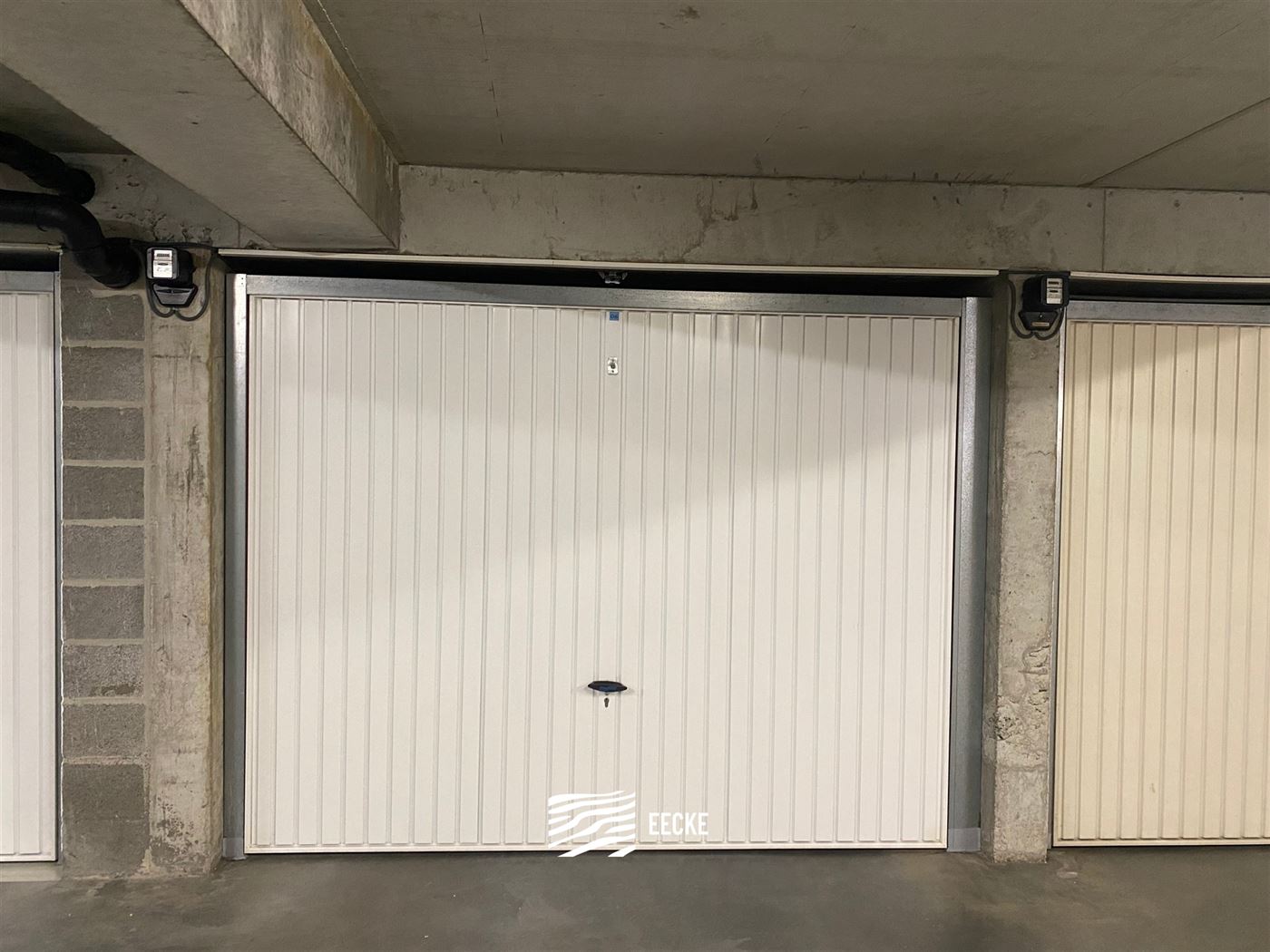 TE HUUR OP JAARBASIS  - Ruim gemeubeld of ongemeubeld appartement - gelegen tussen Nieuwpoort Bad en Nieuwpoort Stad - woonkamer met  ingerichte keuke...