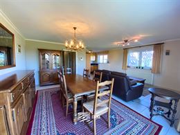 TE HUUR OP JAARBASIS  - Ruim gemeubeld of ongemeubeld appartement - gelegen tussen Nieuwpoort Bad en Nieuwpoort Stad - woonkamer met  ingerichte keuke...
