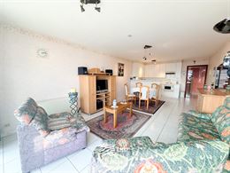 Panorama D1 F0202 - Zonnig appartement met twee slaapkamers - Gelegen op de tweede verdieping, uitgevend op de Elisalaan - Inkomhal met gastentoilet -...