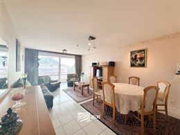 Panorama D1 F0202 - Zonnig appartement met twee slaapkamers - Gelegen op de tweede verdieping, uitgevend op de Elisalaan - Inkomhal met gastentoilet -...