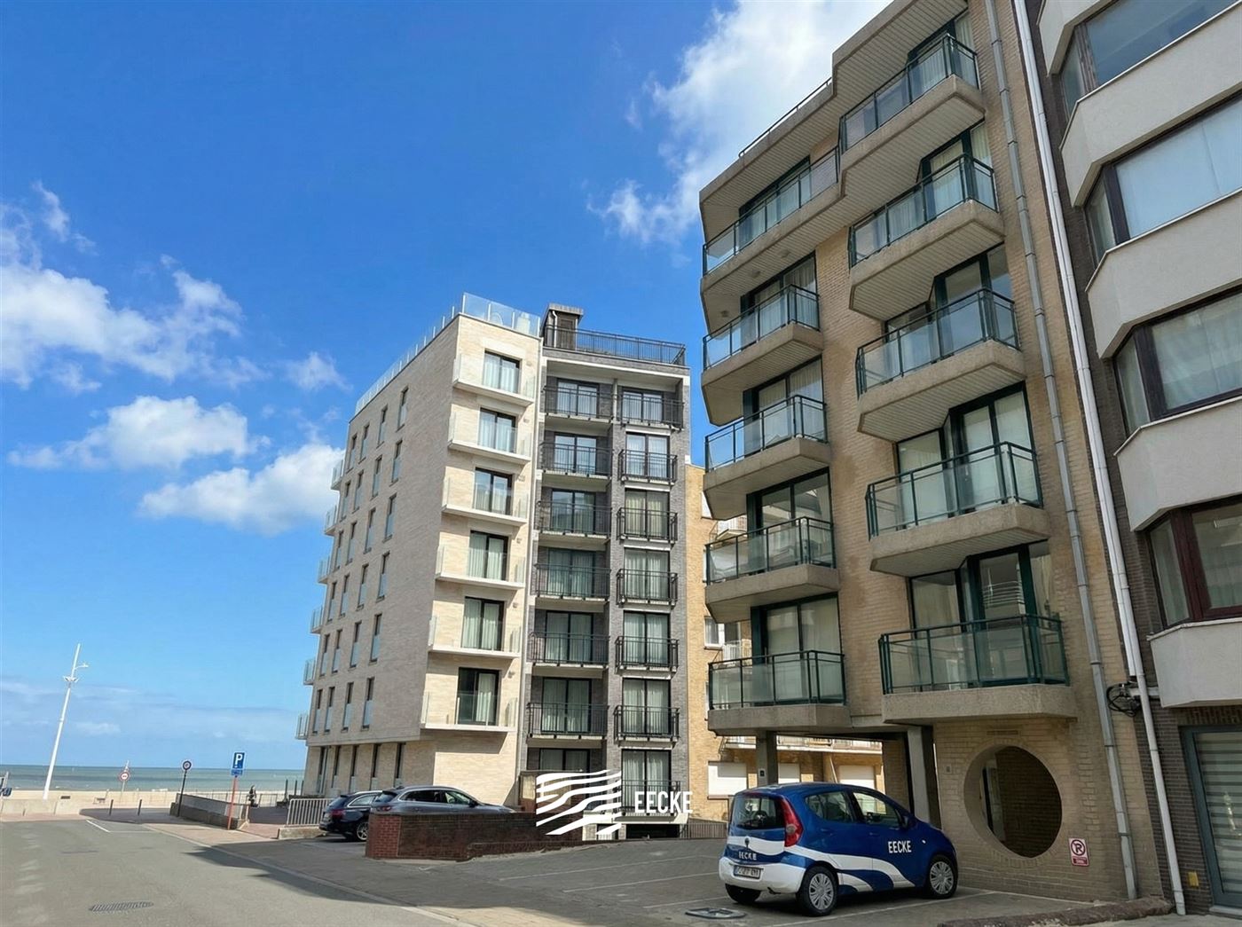 Res. Orchidee 0402 - Zonnig appartement met zeezicht van op de vierde verdieping - Gelegen in een zijstraat van de Zeedijk van Koksijde - Inkom - Lich...