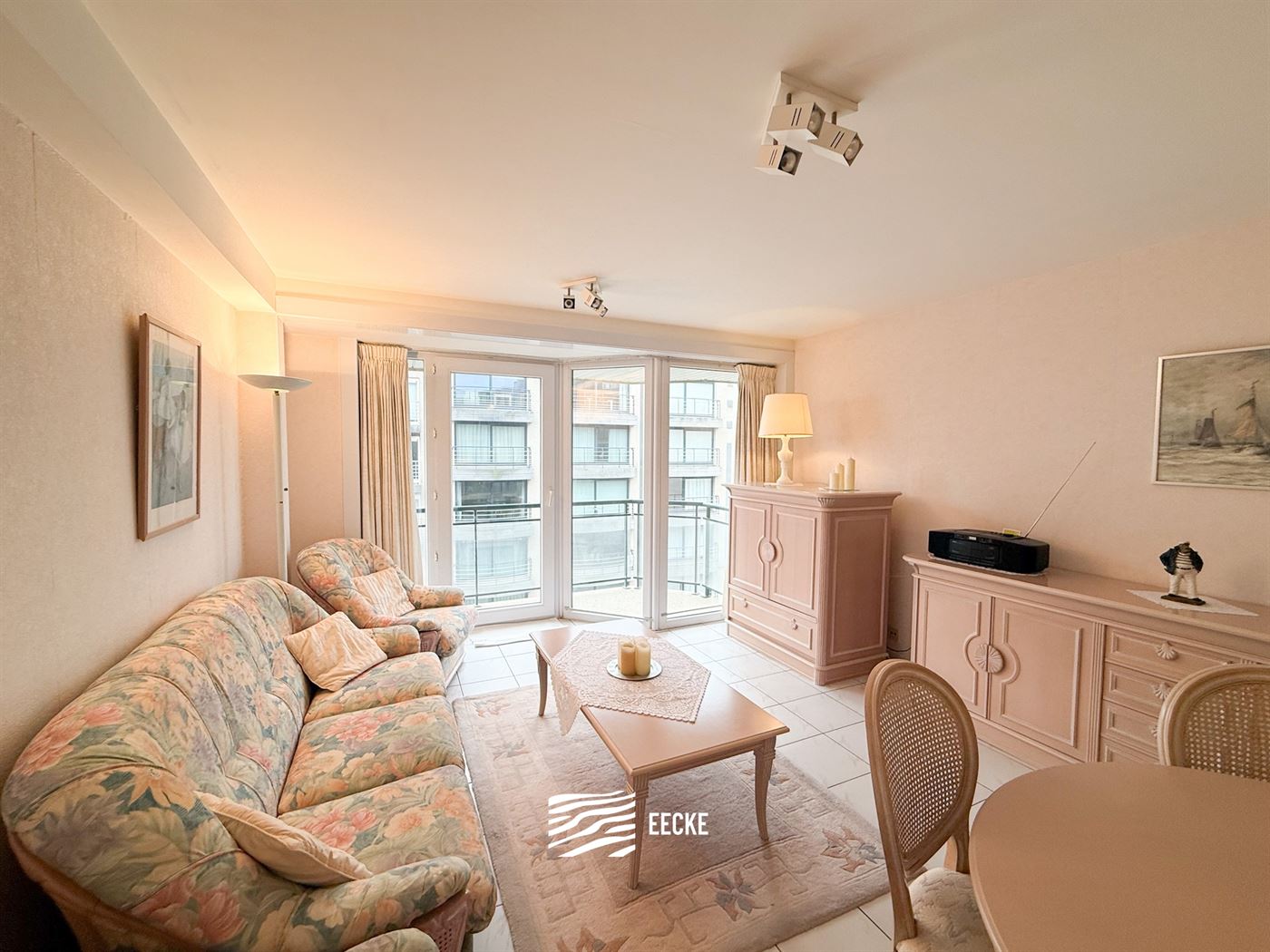 Res. Orchidee 0402 - Zonnig appartement met zeezicht van op de vierde verdieping - Gelegen in een zijstraat van de Zeedijk van Koksijde - Inkom - Lich...