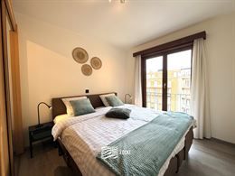 De Warande V 0405 - Twee slaapkamer appartement in de zijstraat van de winkelstraat - Recent gerenoveerd - Inkom met gastentoilet - Ruime leefruimte -...