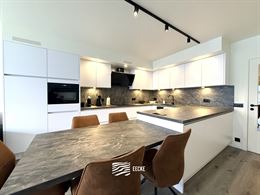 De Warande V 0405 - Twee slaapkamer appartement in de zijstraat van de winkelstraat - Recent gerenoveerd - Inkom met gastentoilet - Ruime leefruimte -...