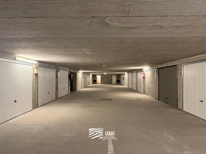 Garagecomplex Leopoldplein G32 - Gesloten garagbox gelegen op het niveau -2 onder het Leopoldplein - Afmetingen: 2 ,85 x 5,20 m - Volle eigendom
...