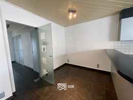 ONGEMEUBELD APPARTEMENT TE HUUR OP JAARBASIS - Centraal gelegen in de winkelstraat - Woonkamer met open keuken - Badkamer met ligbad - 2 slaapkamers w...