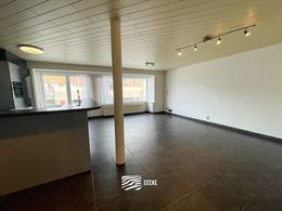 ONGEMEUBELD APPARTEMENT TE HUUR OP JAARBASIS - Centraal gelegen in de winkelstraat - Woonkamer met open keuken - Badkamer met ligbad - 2 slaapkamers w...