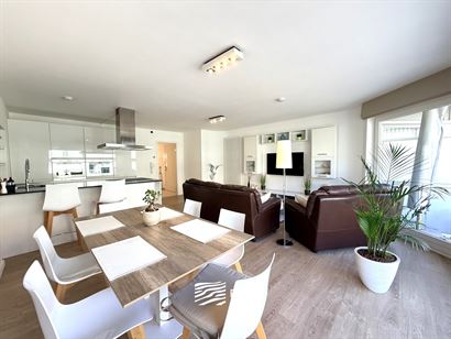 Res. Nieuwbries 0301 - Instapklaar gezellig appartement met twee slaapkamers - Centraal gelegen in de winkelstraat op de derde verdieping - Inkom - Ga...