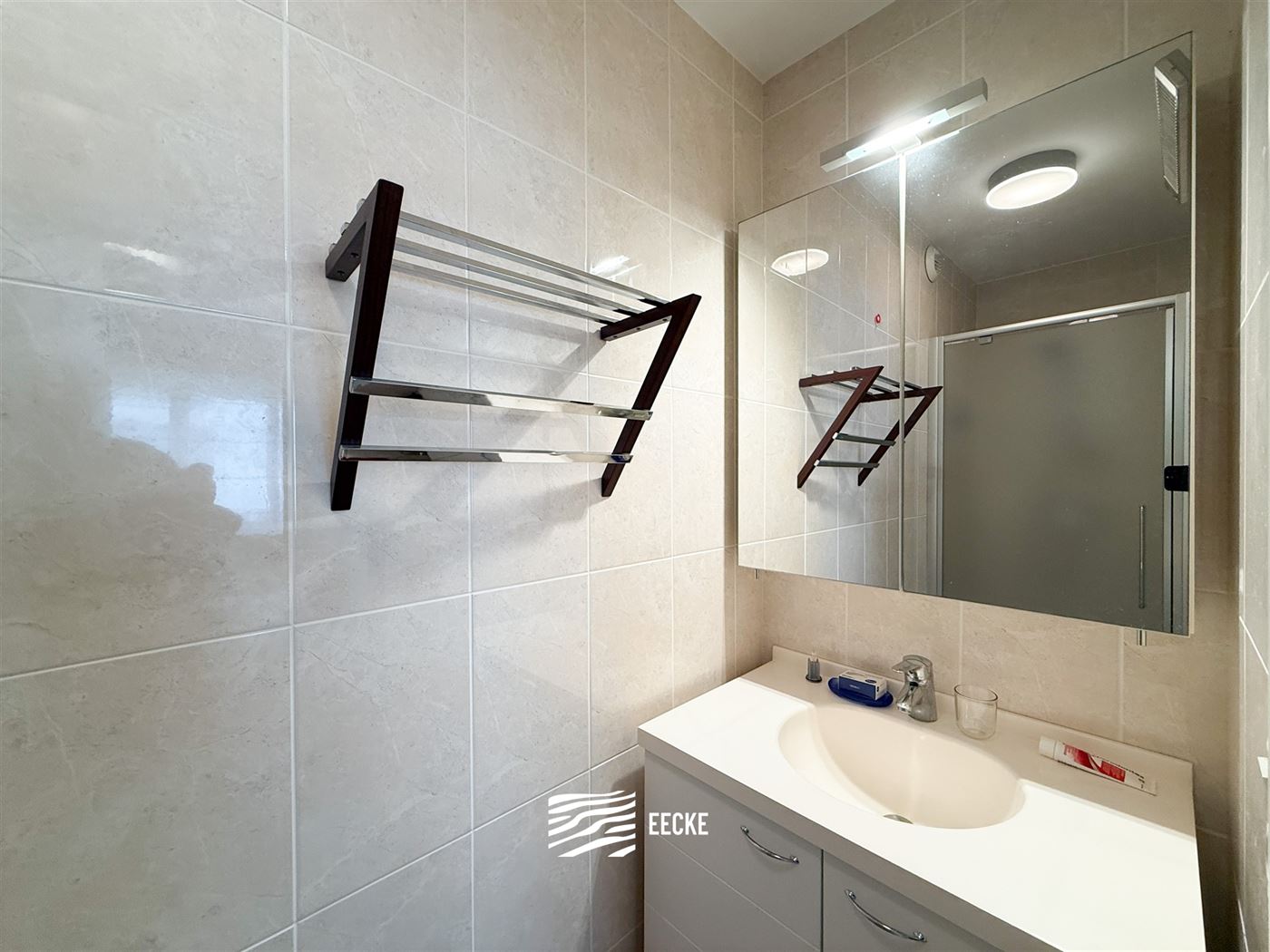 Res. Noorderbries 0103 - Gezellig hoekappartement met veel lichtinval - Zonnig gelegen op de eerste verdieping - Inkom met gastentoilet - Leefruimte m...