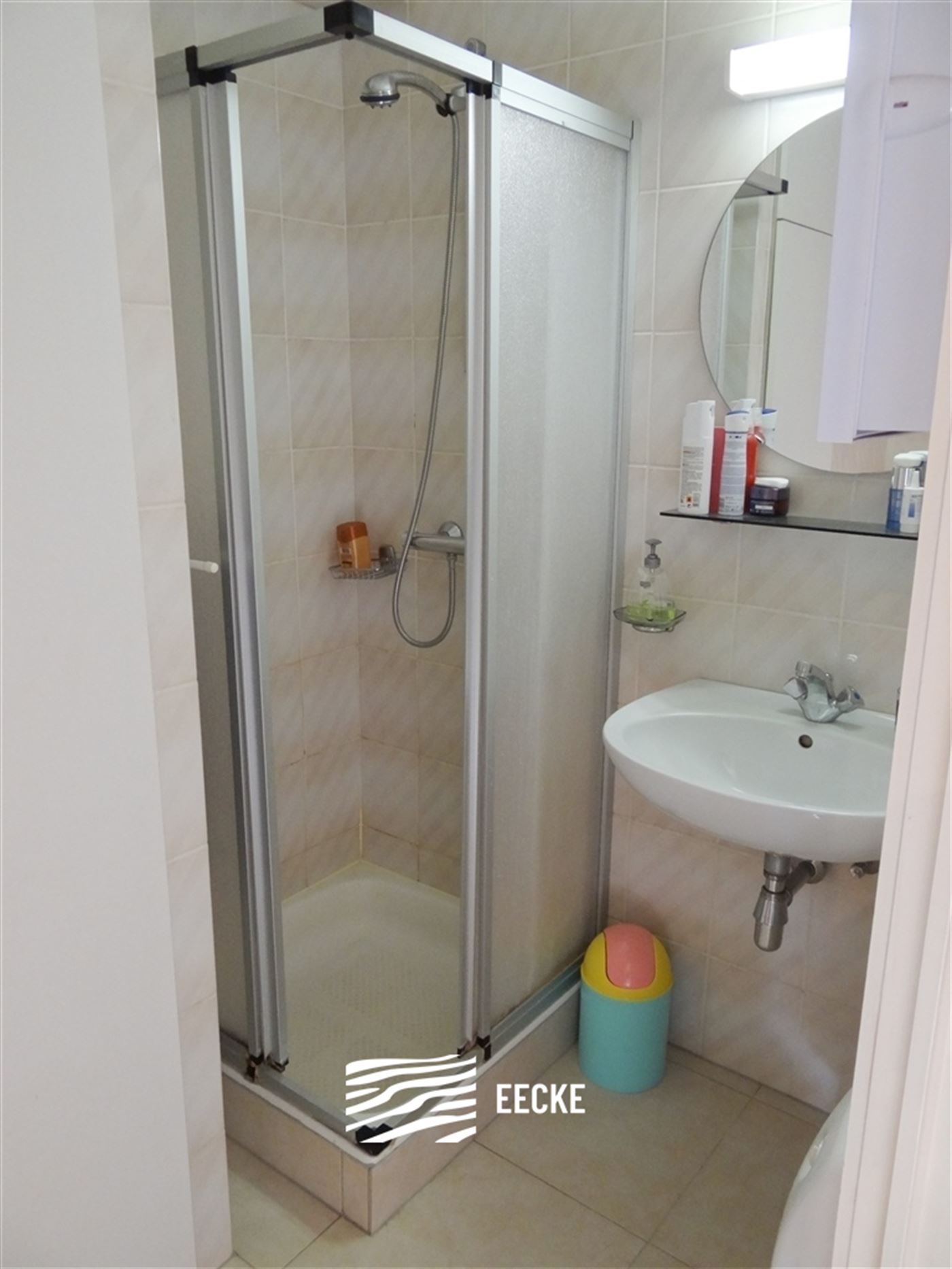 TE HUUR OP JAARBASIS - modern appartement op 6de verdieping met frontaal zeezicht - ingerichte keuken met vaatwas, frigo, microgolfoven en oven - slaa...