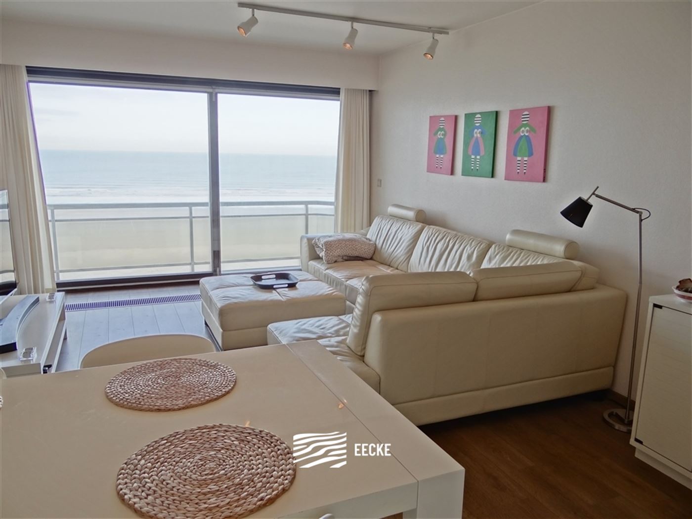 TE HUUR OP JAARBASIS - modern appartement op 6de verdieping met frontaal zeezicht - ingerichte keuken met vaatwas, frigo, microgolfoven en oven - slaa...