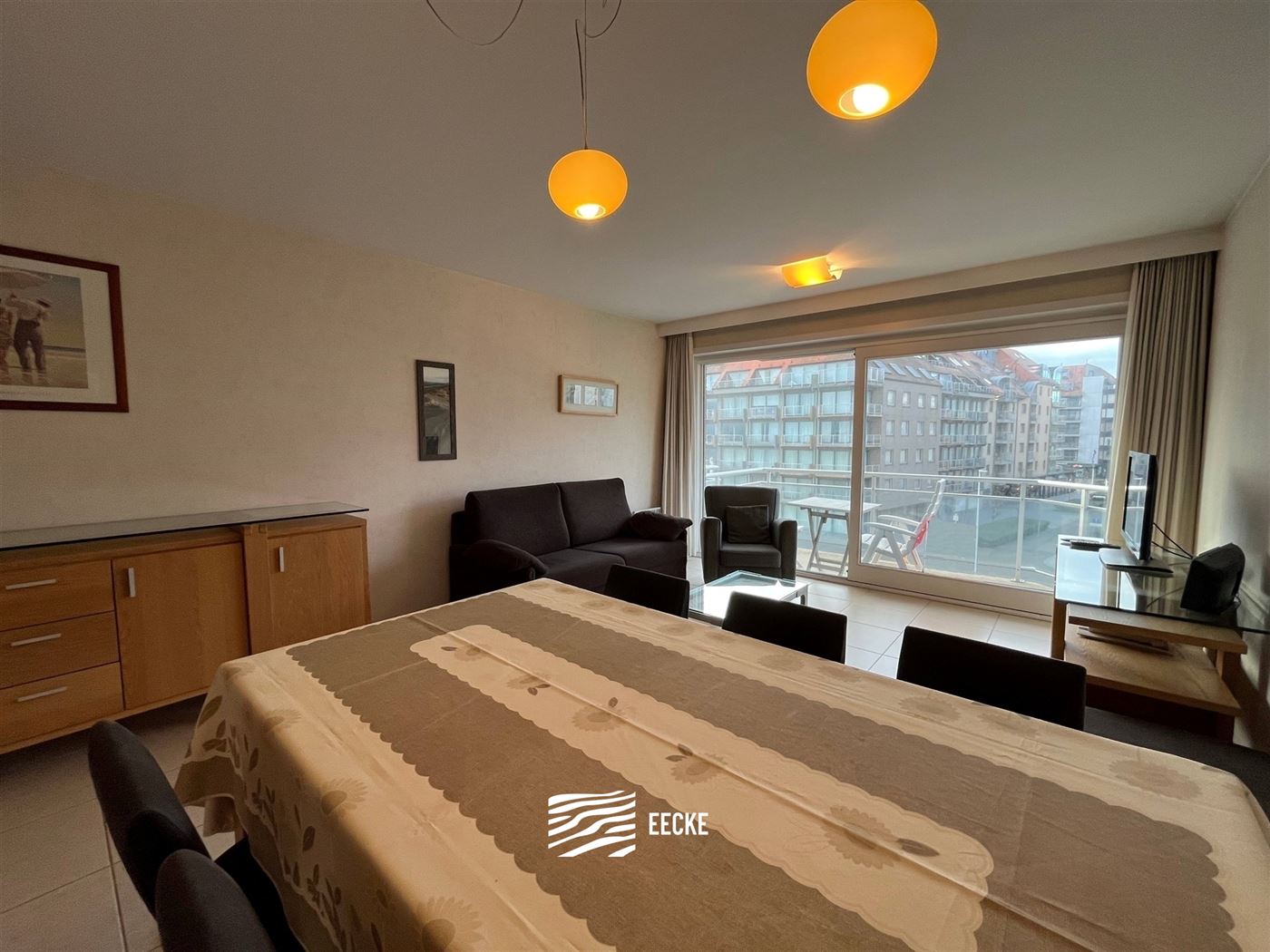 TE HUUR OP JAARBASIS - Gezellig appartement met ruime slaapkamer - zonnig terras met zicht op de gouden schildpad - living met open keuken - inkomhal ...
