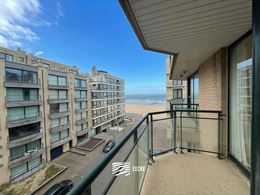 Res. Orchidee 0402 - Zonnig appartement met zeezicht van op de vierde verdieping - Gelegen in een zijstraat van de Zeedijk van Koksijde - Inkom - Lich...