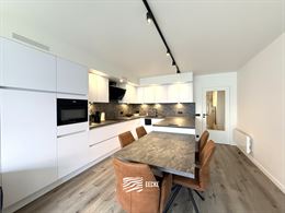 De Warande V 0405 - Twee slaapkamer appartement in de zijstraat van de winkelstraat - Recent gerenoveerd - Inkom met gastentoilet - Ruime leefruimte -...