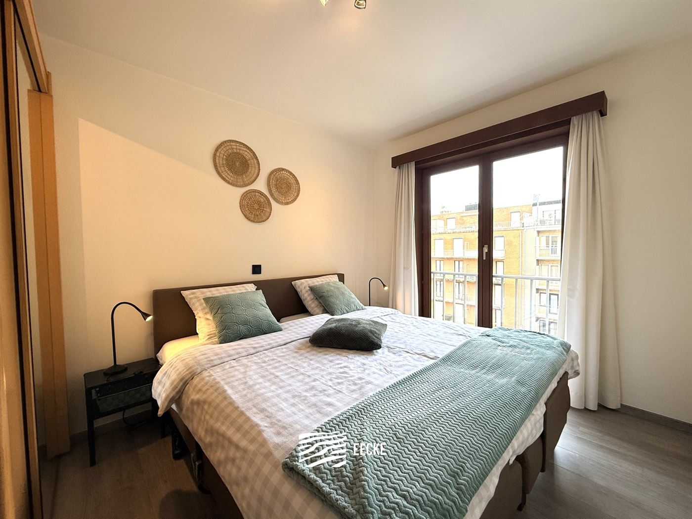 De Warande V 0405 - Twee slaapkamer appartement in de zijstraat van de winkelstraat - Recent gerenoveerd - Inkom met gastentoilet - Ruime leefruimte -...