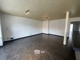 ONGEMEUBELD APPARTEMENT TE HUUR OP JAARBASIS - Centraal gelegen in de winkelstraat - Woonkamer met open keuken - Badkamer met ligbad - 2 slaapkamers w...