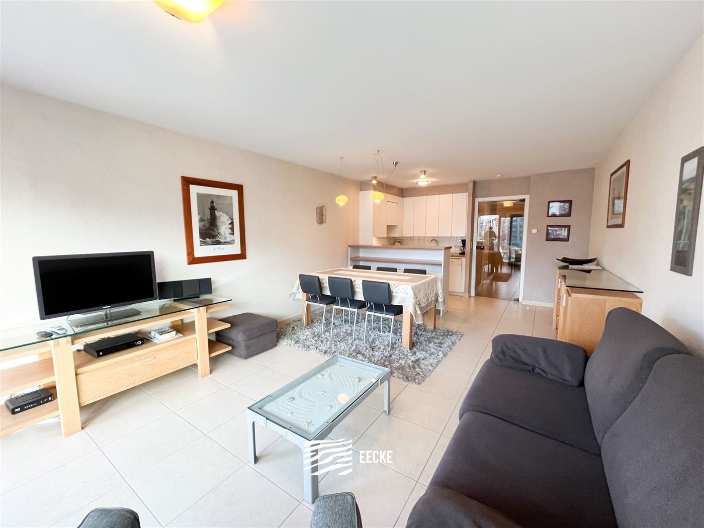 TE HUUR OP JAARBASIS - Gezellig appartement met ruime slaapkamer - zonnig terras met zicht op de gouden schildpad - living met open keuken - inkomhal ...