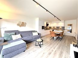 De Warande V 0405 - Twee slaapkamer appartement in de zijstraat van de winkelstraat - Recent gerenoveerd - Inkom met gastentoilet - Ruime leefruimte -...