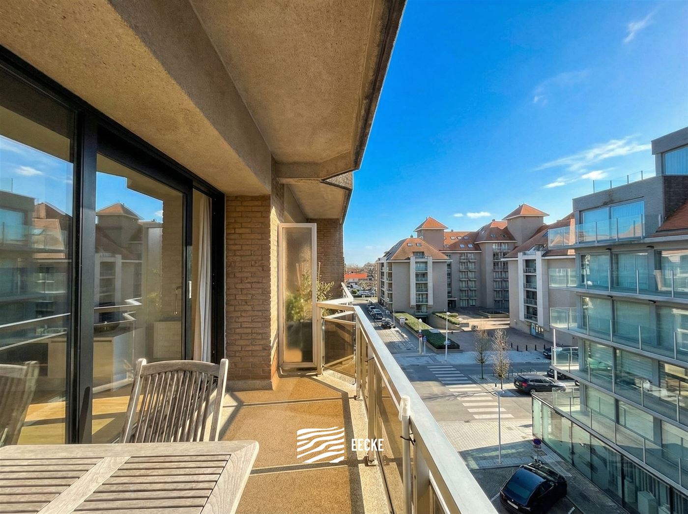 De Warande V 0405 - Twee slaapkamer appartement in de zijstraat van de winkelstraat - Recent gerenoveerd - Inkom met gastentoilet - Ruime leefruimte -...