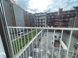 ONGEMEUBELD APPARTEMENT TE HUUR OP JAARBASIS - Centraal gelegen in de winkelstraat - Woonkamer met open keuken - Badkamer met ligbad - 2 slaapkamers w...