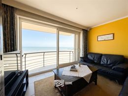 Res. Casino C 0801 - Appartement confortable avec deux chambres à coucher - Vue frontale sur la mer depuis le huitième étage - Entrée avec toilett...