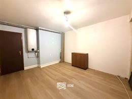 Inch Allah III -101 - Te renoveren appartement met ruime slaapkamer - Gelegen op de kelderverdieping - Inkomhal - Apart toilet - Leefruimte met toegan...