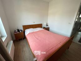 À LOUER SUR UNE BASE ANNUELLE - Appartement non-meublé avec terrasse ensoleillée à l'arrière - Dans la ville de Nieuwpoort - Living avec cuisine ...