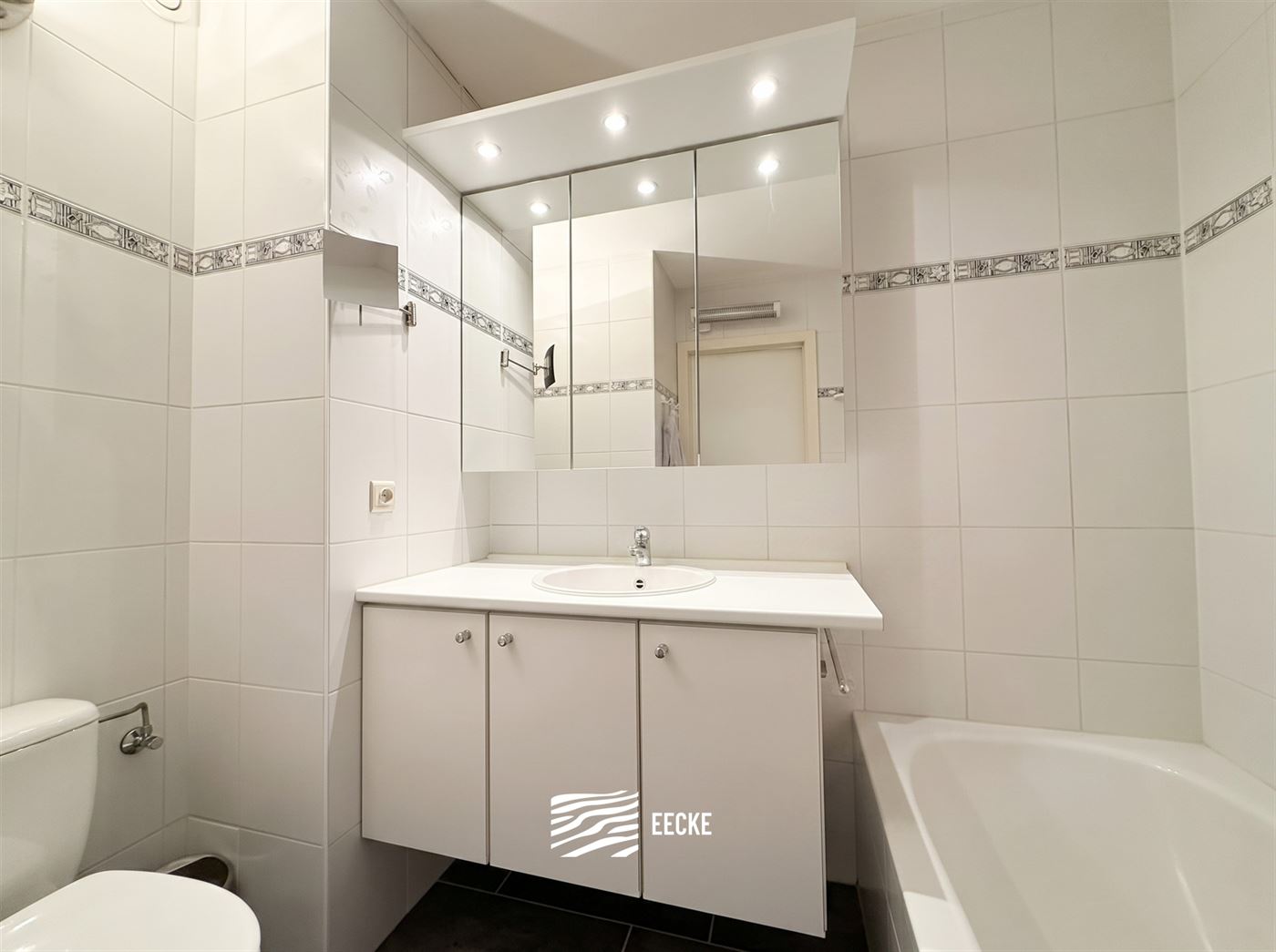 Res. Casino C 0801 - Appartement confortable avec deux chambres à coucher - Vue frontale sur la mer depuis le huitième étage - Entrée avec toilett...