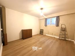 Inch Allah III -101 - Te renoveren appartement met ruime slaapkamer - Gelegen op de kelderverdieping - Inkomhal - Apart toilet - Leefruimte met toegan...