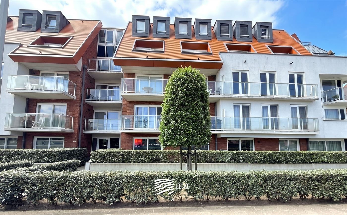 Villa Crombez 0007 - Handelsruimte gelegen langs de invalsweg tussen Nieuwpoort-stad en Nieuwpoort-bad - Voorzien van private inkom, Wachtzaal - Inkom...