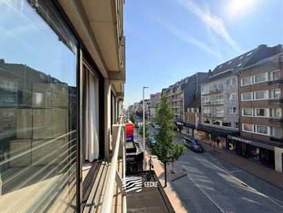 De Drie Zeesteden 138-0202 - Studio in het hart van de winkelstraat - Gelegen op de tweede verdieping - Inkom met slaaphoek (stapelbed) - Badkamer met...
