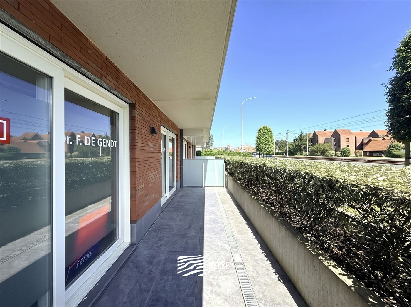 Villa Crombez 0007 - Handelsruimte gelegen langs de invalsweg tussen Nieuwpoort-stad en Nieuwpoort-bad - Voorzien van private inkom, Wachtzaal - Inkom...