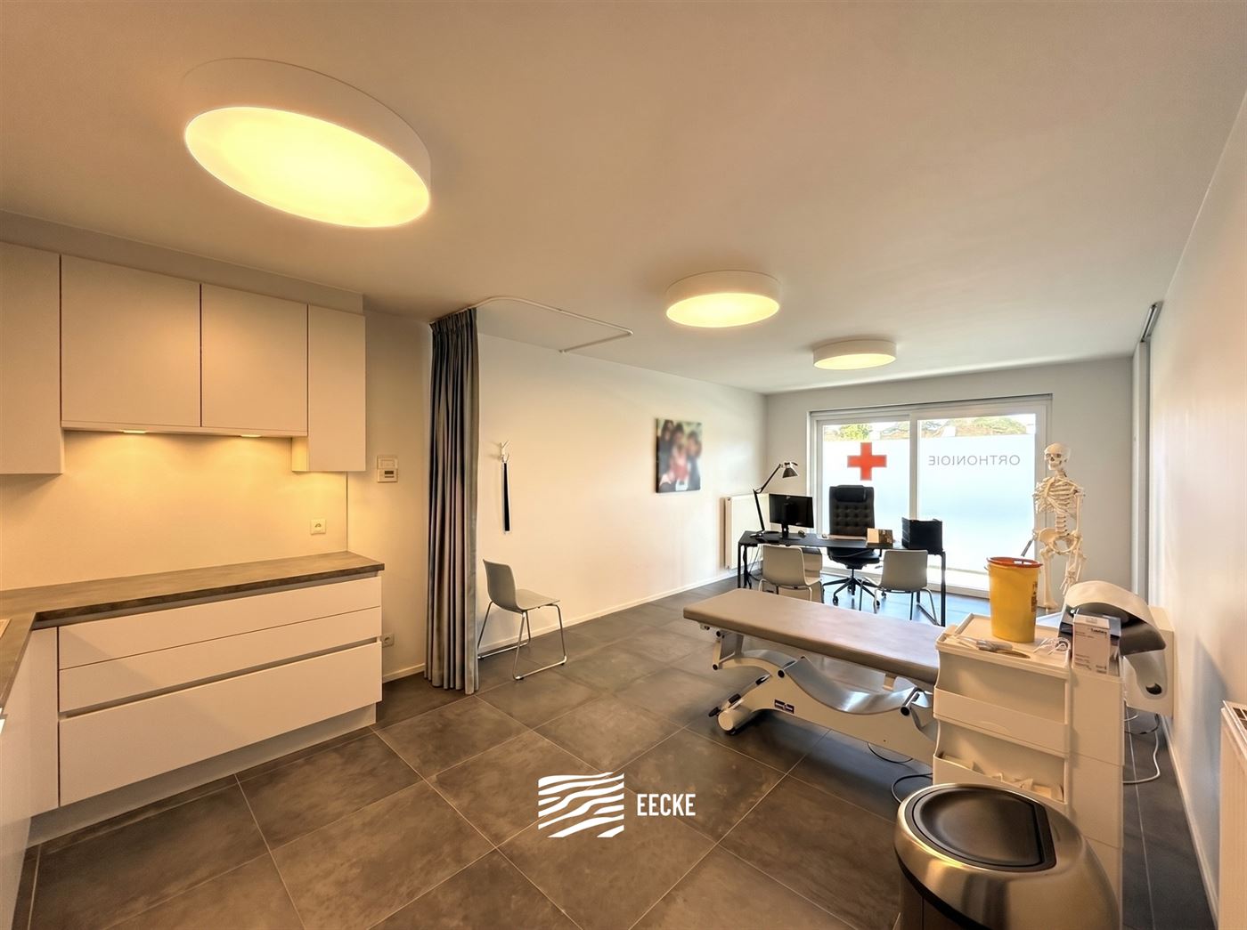 Villa Crombez 0007 - Handelsruimte gelegen langs de invalsweg tussen Nieuwpoort-stad en Nieuwpoort-bad - Voorzien van private inkom, Wachtzaal - Inkom...