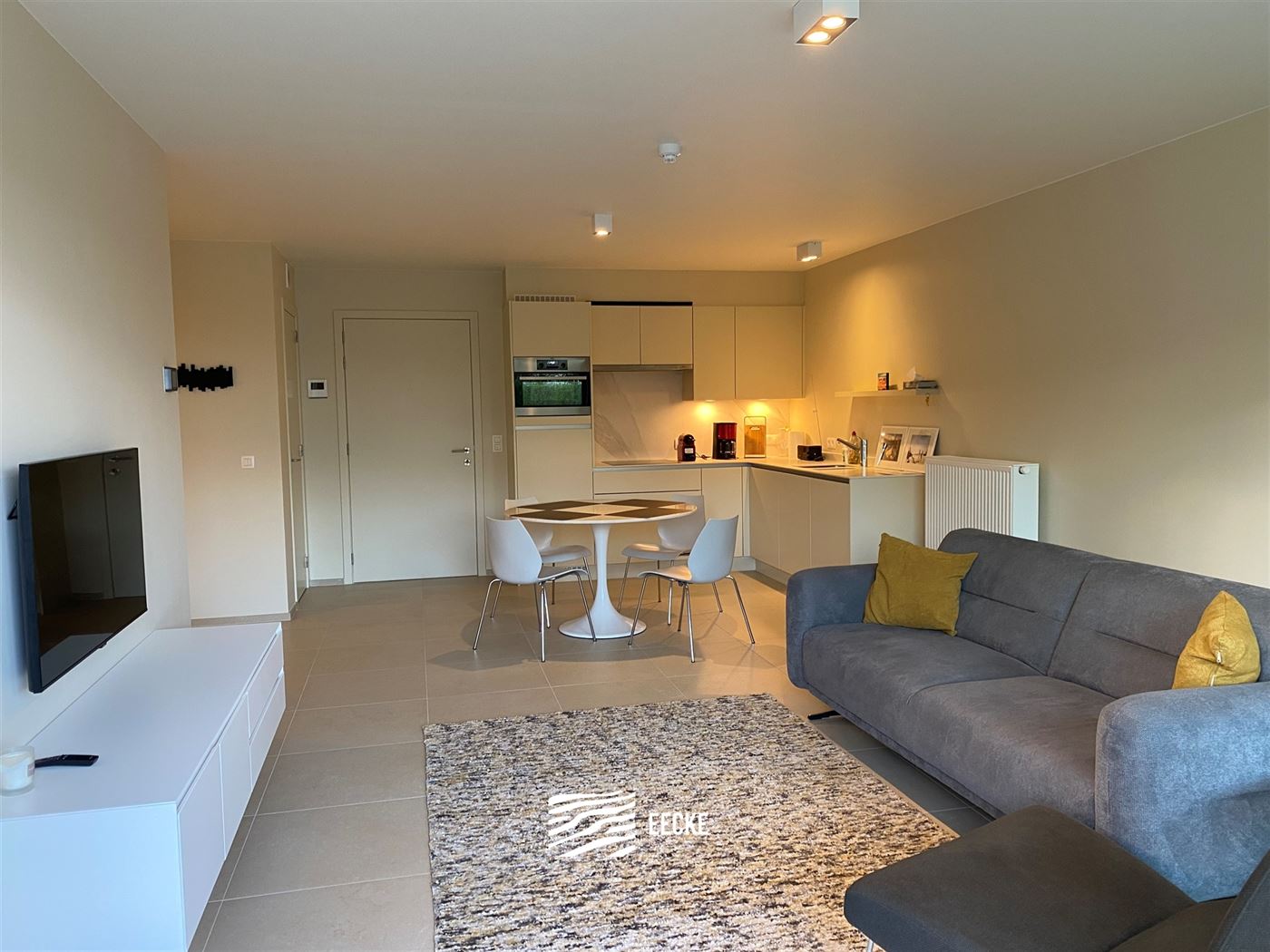 TE HUUR OP JAARBASIS - gemeubeld appartement op vakantiedomein Karthuizer - uniek zicht op natuurgebied - living met ingerichte open keuken - badkamer...