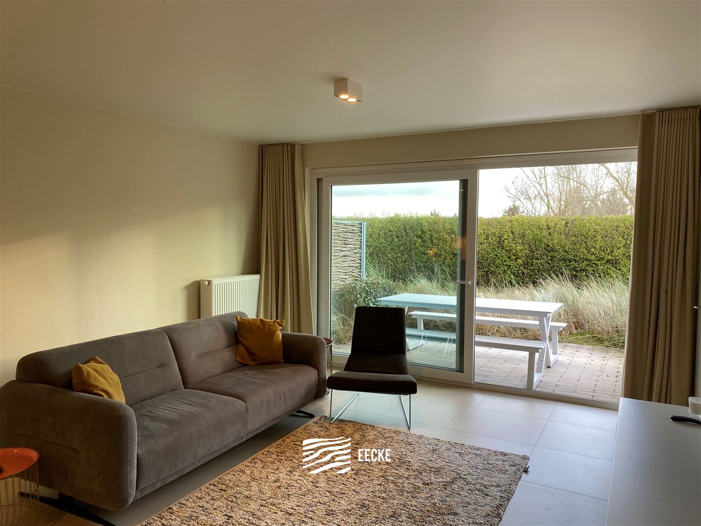 TE HUUR OP JAARBASIS - gemeubeld appartement op vakantiedomein Karthuizer - uniek zicht op natuurgebied - living met ingerichte open keuken - badkamer...