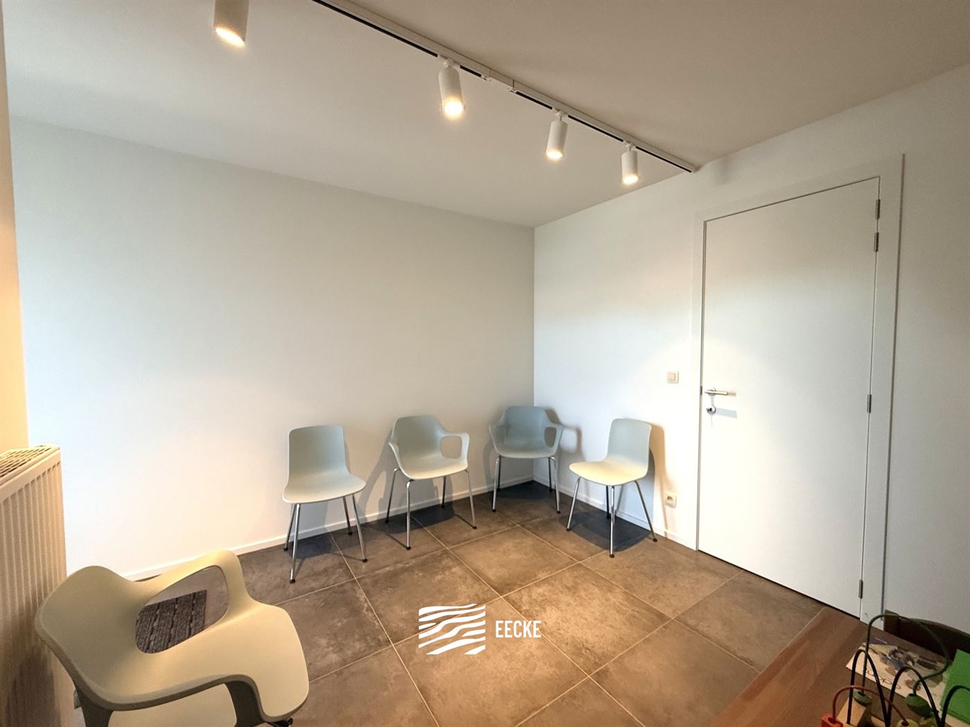 Villa Crombez 0007 - Handelsruimte gelegen langs de invalsweg tussen Nieuwpoort-stad en Nieuwpoort-bad - Voorzien van private inkom, Wachtzaal - Inkom...