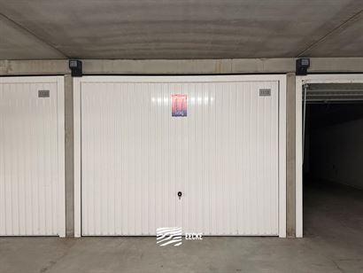 Franslaan garage 1118 - Gesloten garagebox in de Franslaan - Centraal gelegen op niveau -1 van het garagecomplex - Personenlift aanwezig - Volle eigen...