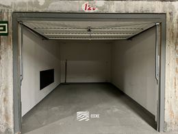 Garage 125 de la place Hendrikaplein - Place de garage fermée n° 125 - Située sous la place Hendrikaplein, au niveau -2 - Dimensions : 2,84 x 5,40 ...