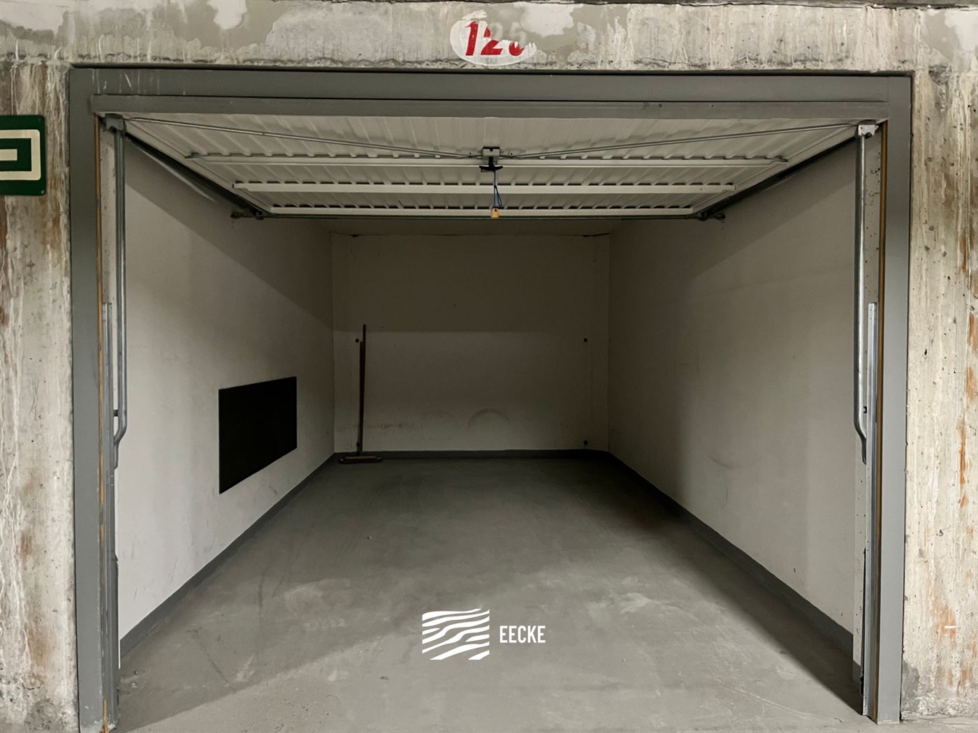 Garage 125 de la place Hendrikaplein - Place de garage fermée n° 125 - Située sous la place Hendrikaplein, au niveau -2 - Dimensions : 2,84 x 5,40 ...