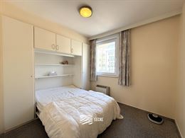 Panorama A 0204 - Op te frissen zonnig appartement met twee slaapkamers - Gelegen op de tweede verdieping, uitgevend op de Elisalaan - Inkomhal - Leef...