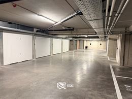 TE HUUR OP JAARBASIS - Ongemeubeld appartement in nieuwe residentie - Grote terrassen rondom rond - Appartement is volledig geschilderd en instapklaar...