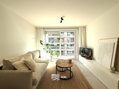 Res. Apollo X F10.04.04 - Gerenoveerd appartement met slaapkamer en met zijdelings zeezicht - Gelegen op de vierde verdieping - Inkomhal met gastentoi...